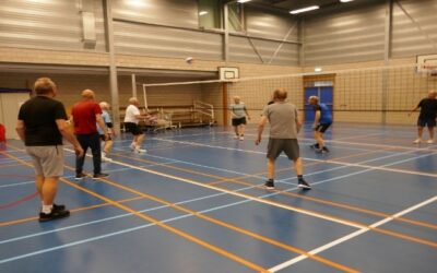 NO JUMP VOLLEYBAL Woensdag van 15.00 – 16.00 u in Gymzaal La Rochelle