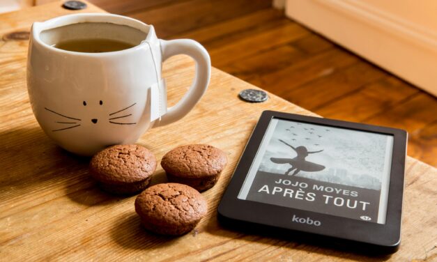 Thee, taartjes en tablets: ontdek de digitale wereld!
