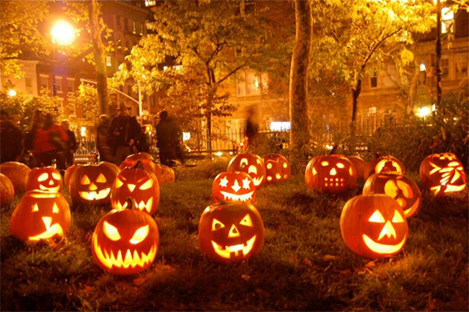Pompoenen uithollen voor Halloween!